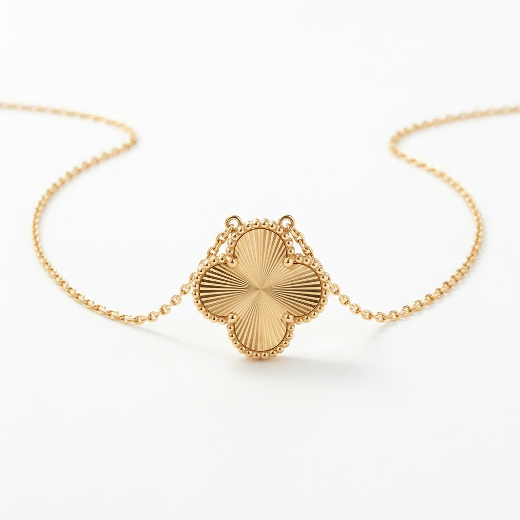Remeza Clover Pendant Necklace