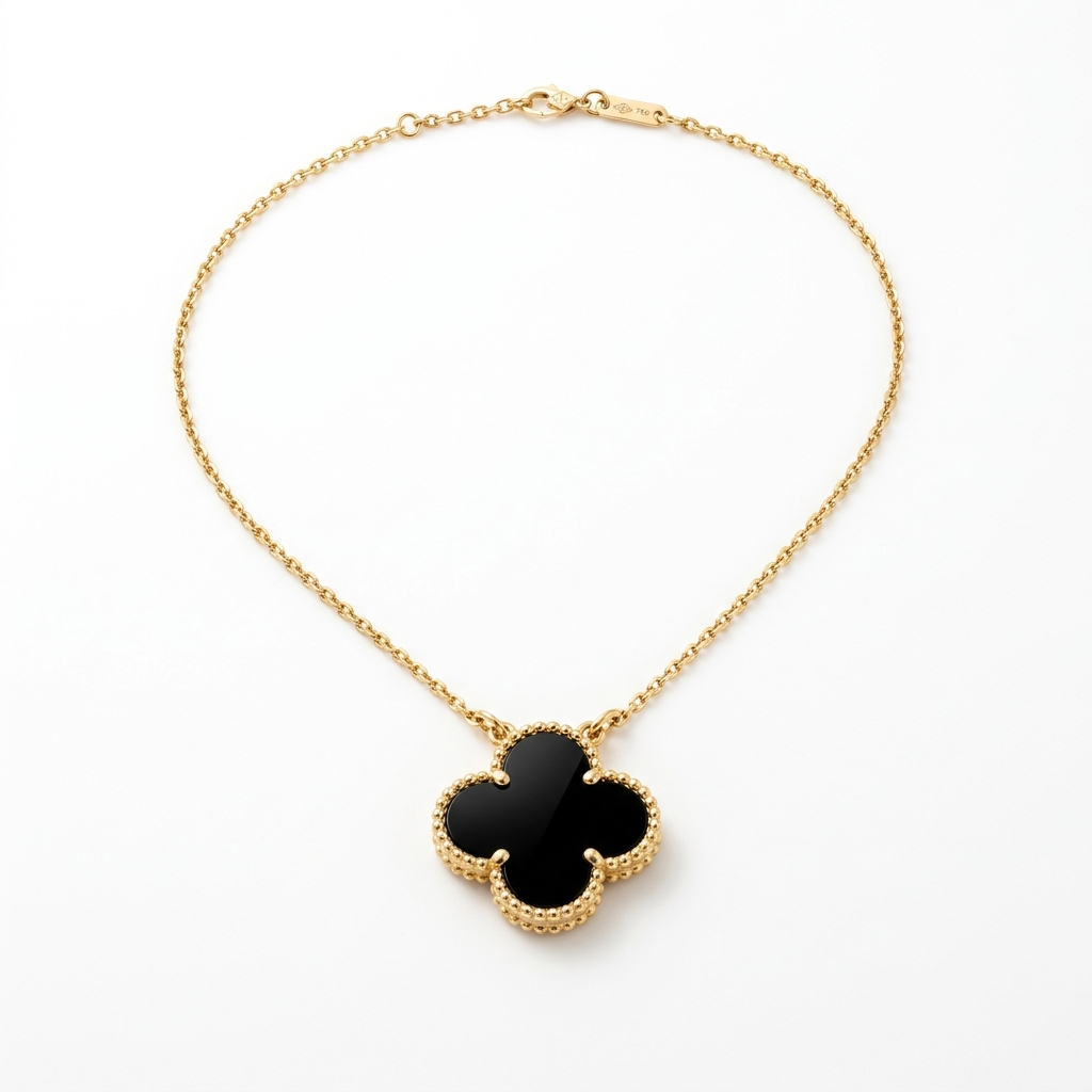 Remeza Clover Pendant Necklace